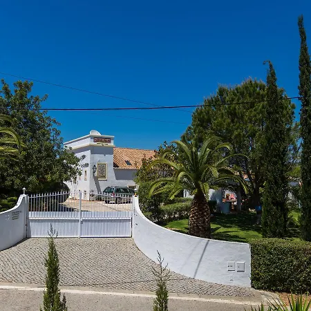 At Portimao With Fenced Garden Hotel